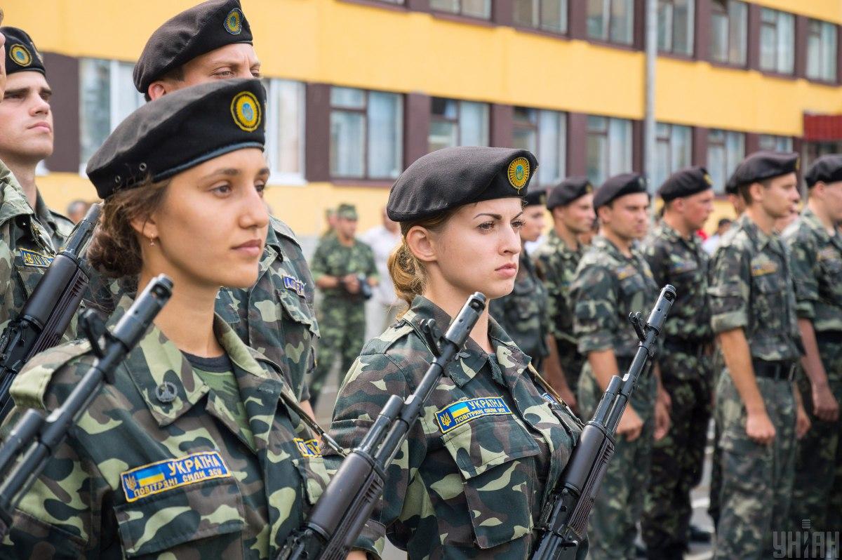 У воєнний час жінки, які перебувають на військовому обліку, можуть бути призвані на військову службу / фото УНІАН