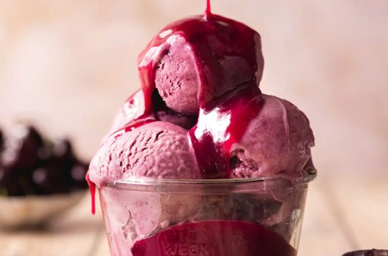 Вишневе морозиво своїми руками: як приготувати яскравий літній десерт - today.ua