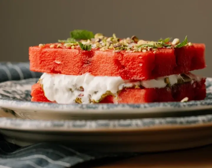 Модний тікток-тренд: Watermelon Sandvich, або канапка з кавуна, плюс граніта на десерт