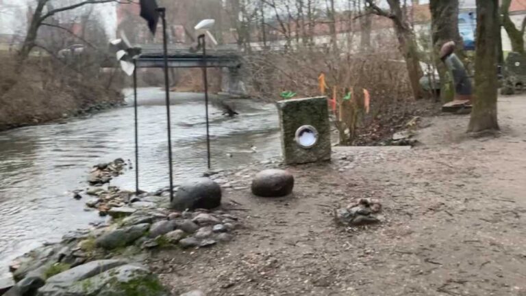 Республіка Ужупіс – крихітна європейська країна, що відкололася, з правами на щастя та котячим послом – Рубі Фланаган 9