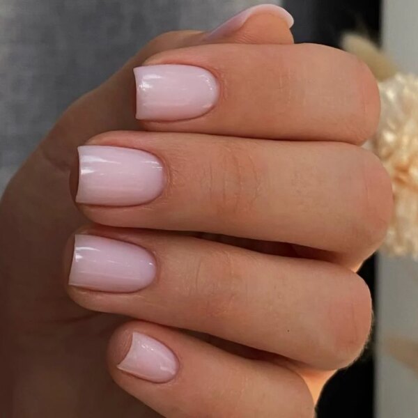 Який манікюр в моді в 2025 році – названо новий тренд