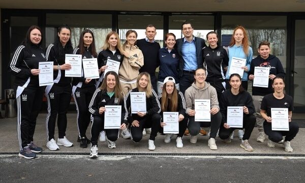 У Бухаресті відбувся тренінг для українських футбольних тренерок