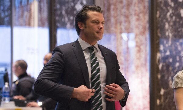 Хегсет «з гордістю» закриває програму Пентагону для жінок, започатковану Трампом