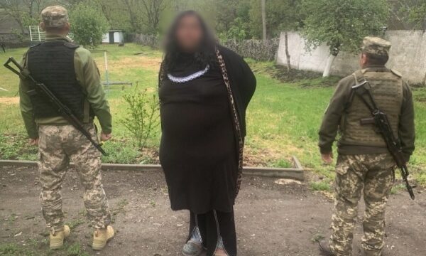 Біля кордону з Молдовою затримали 26-річного чоловіка, який намагався видати себе за жінку – Державна прикордонна служба України
