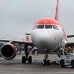 Бортпровідники EasyJet прогуляються Іспанією у ключові літні дати