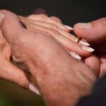 Як правильно вибрати обручку – поради та варіанти