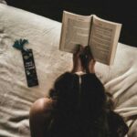 Я читаю ці книжки до світанку. Ще один розділ, і…