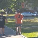 Чому дитина гризе нігті: поради медика, чому це потрібно зупинити