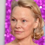 Памела Андерсон змінила колір волосся: як зараз виглядає зірка 90-х…