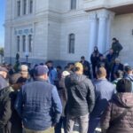 У Сімферополі кримські татари закликають окупаційну владу відреагувати на арешти…