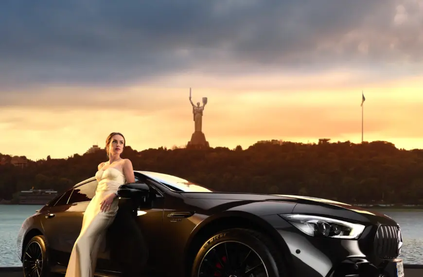 Пліч-о-пліч з тобою: Еліна Світоліна в новій промо-акції Mercedes-Benz Україна