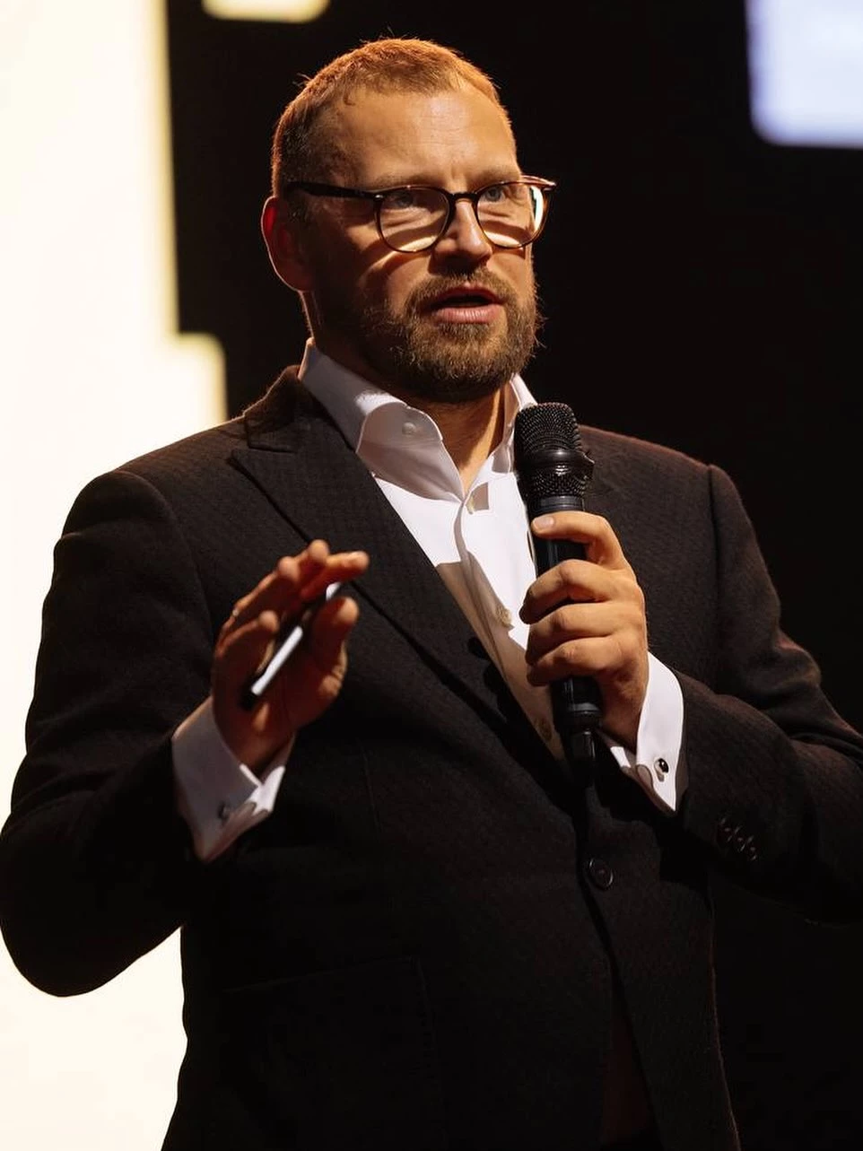 Instagram @andriyfedoriv0