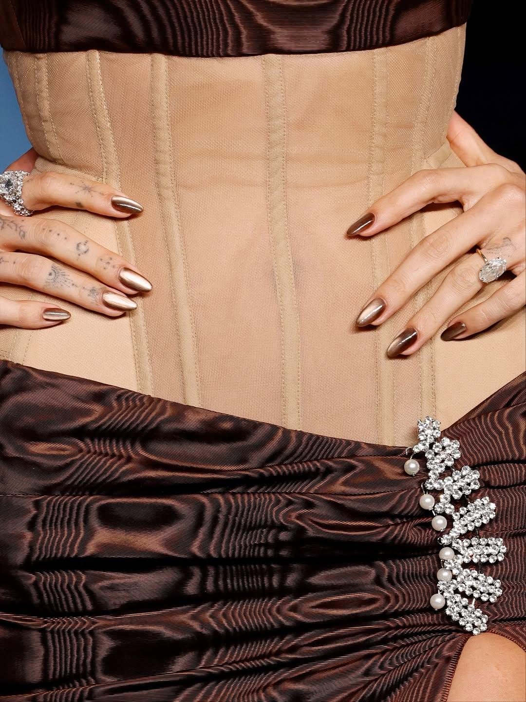 / фото instagram.com/nailsbyzola / фото instagram.com/nailsbyzola