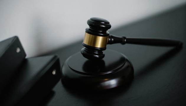 У Києві до 5,5 року в'язниці засудили чоловіка, який нападав на жінок з дітьми