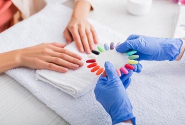 Як омолодити руки після 40: правила та свіжі тренди манікюру