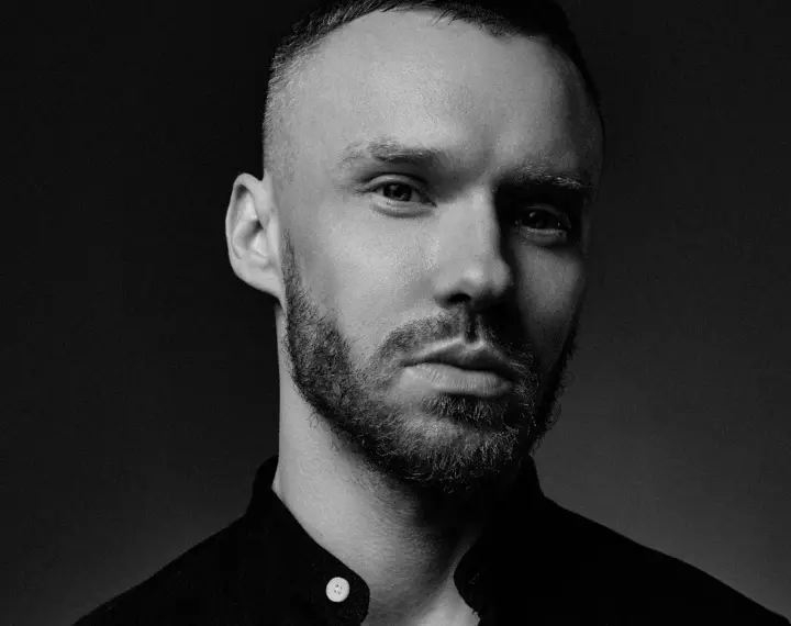 Дмитро Бєлов, творець “Адаптацій”, пояснює важливість видання воєнної літератури.