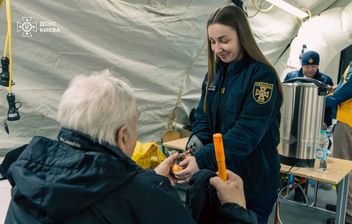 Доглядова праця: державна політика для стійкості країни у воєнний час
