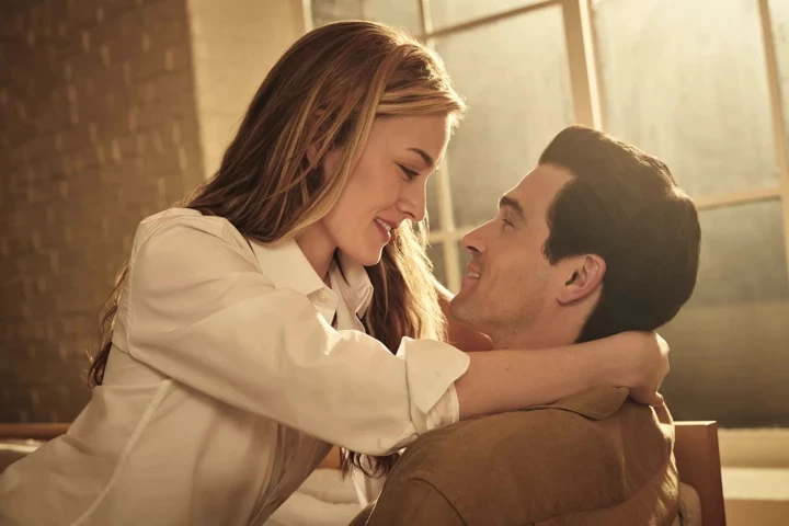 Дивимося перший трейлер серіалу про історію кохання Каролін Бессетт та Джона Ф. Кеннеді-молодшого.1