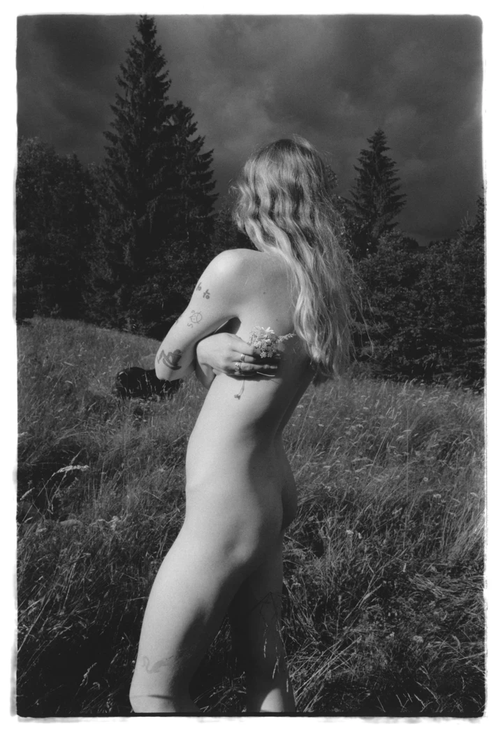 Краса Карпат, звільнення жінок та чуттєвість на виставці фотографій "Солоні роси" в Києві0