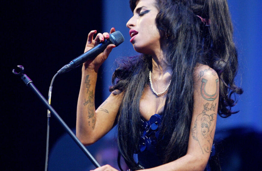 «Емі я втрачала двічі»: життєва історія музичної легенди, викладена її&hellip;