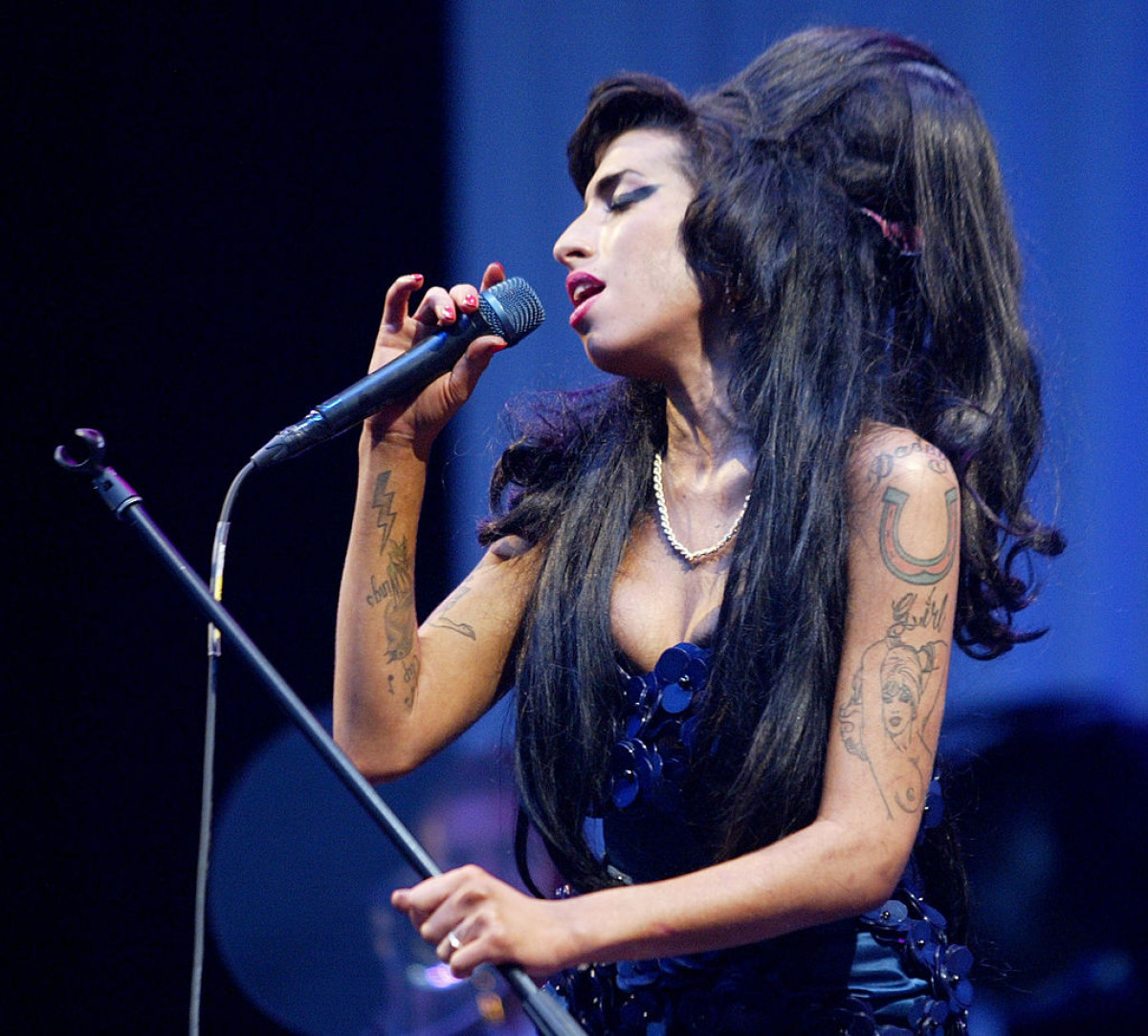 «Емі я втрачала двічі»: життєва історія музичної легенди, викладена її&hellip;