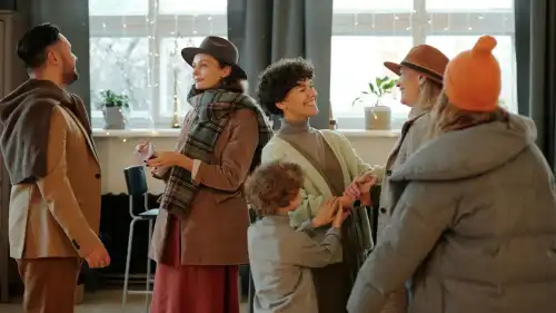 Як справляти гарне враження в гостях, аби вас хотіли бачити…