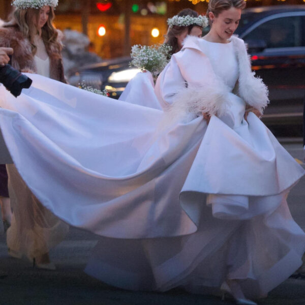 Мая Хоук, донька Ітана Гоука і Уми Турман, одружилася на…