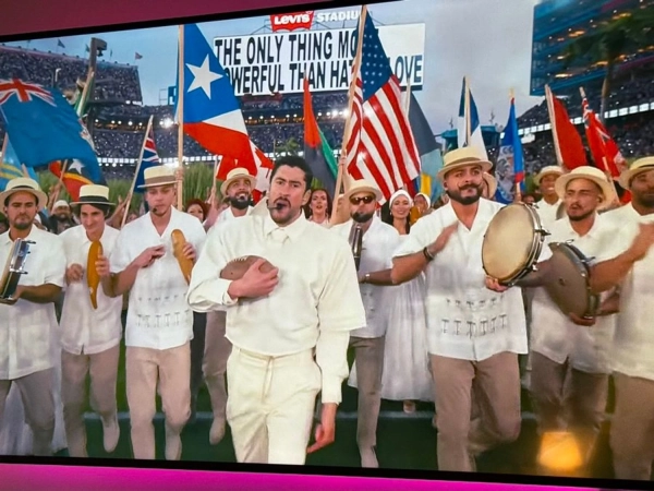 Bad Bunny з’явився на Супербоулі, Трамп охарактеризував виступ як “ляпас країні”