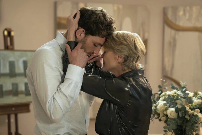 Кадр із серіалу "Дівчина мого сина"3