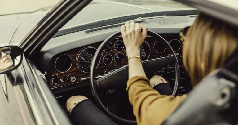 Українка, яка поспішала на манікюр зі швидкістю 200 км/год, отримала штраф у розмірі 30 тисяч гривень. 2