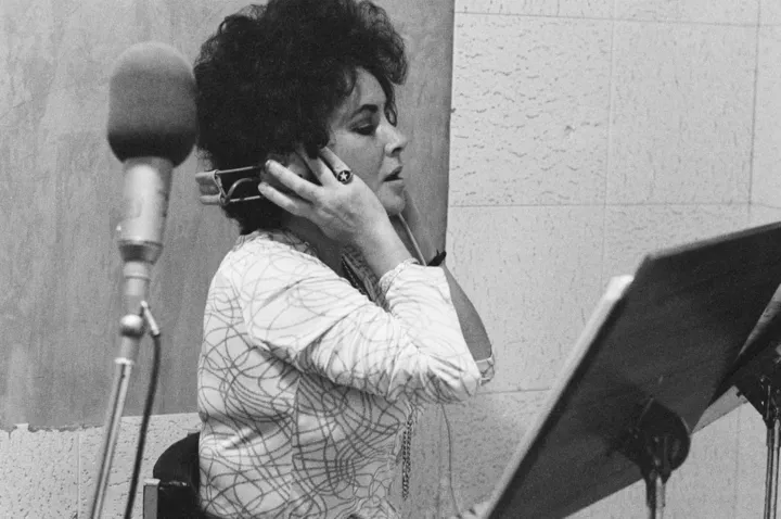 Елізабет Тейлор і її дорогоцінні камені у фільмах11