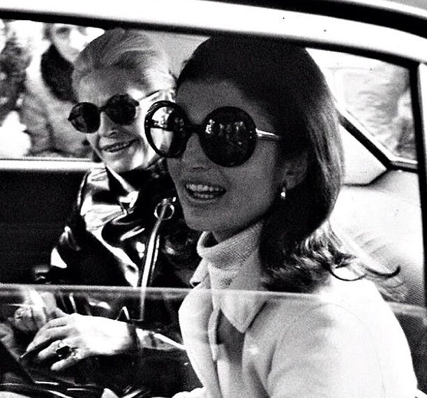 Стильна зачіска для жінок старше 50 років: стиль Джекі Кеннеді – вічна класика