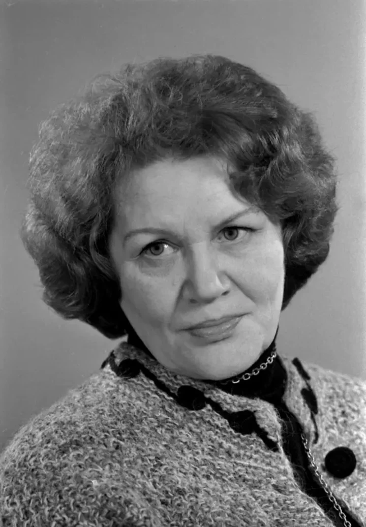 5 зворушливих віршів Ліни Костенко про любов