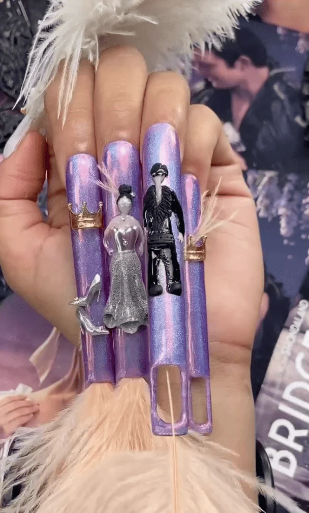 Манікюр Бріджертонів instagram.com_ilysmnails / © Instagram