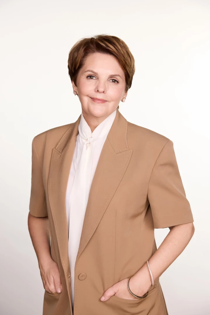 Олена Фроляк, журналістка та представниця бренду L'Oréal Paris Вік Експерт, розповідає про стійкість, зрілість, улюблену косметику та літературу1