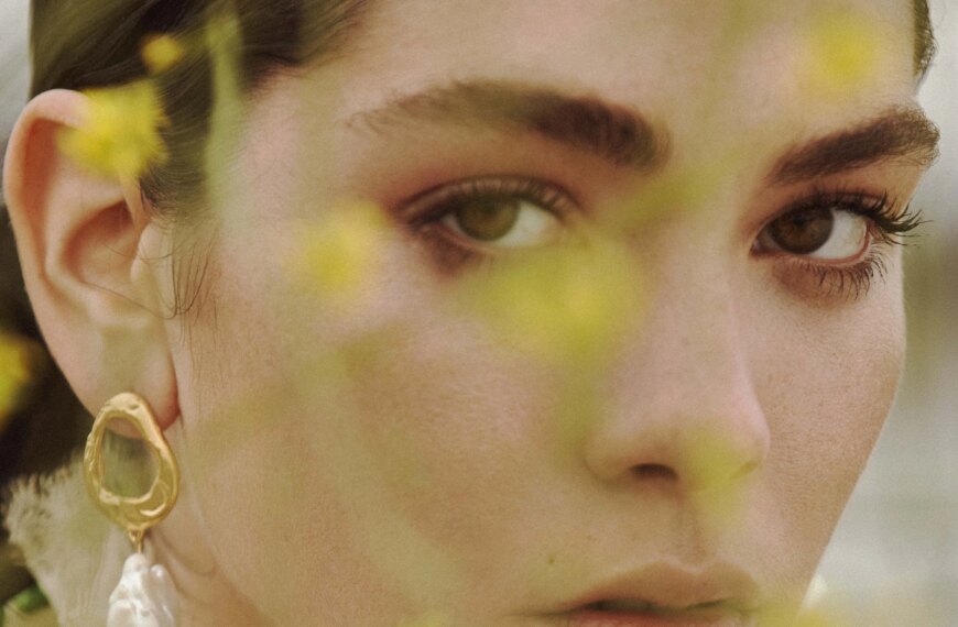 Чайні аромати, що підкорюють з першого подиху: провідні запахи весни 2026