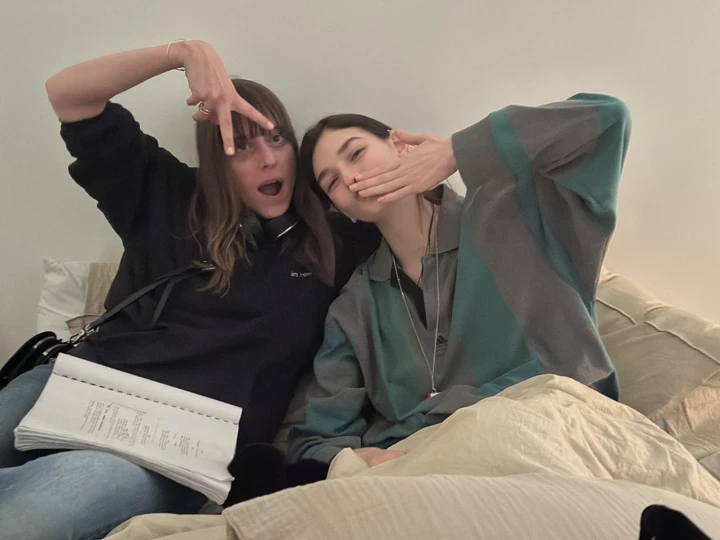 Аліса Винокур, яка зняла стрічку "Кутюр", розповідає про співпрацю з Джолі, Україну та процес зйомок у майстернях Chanel.1