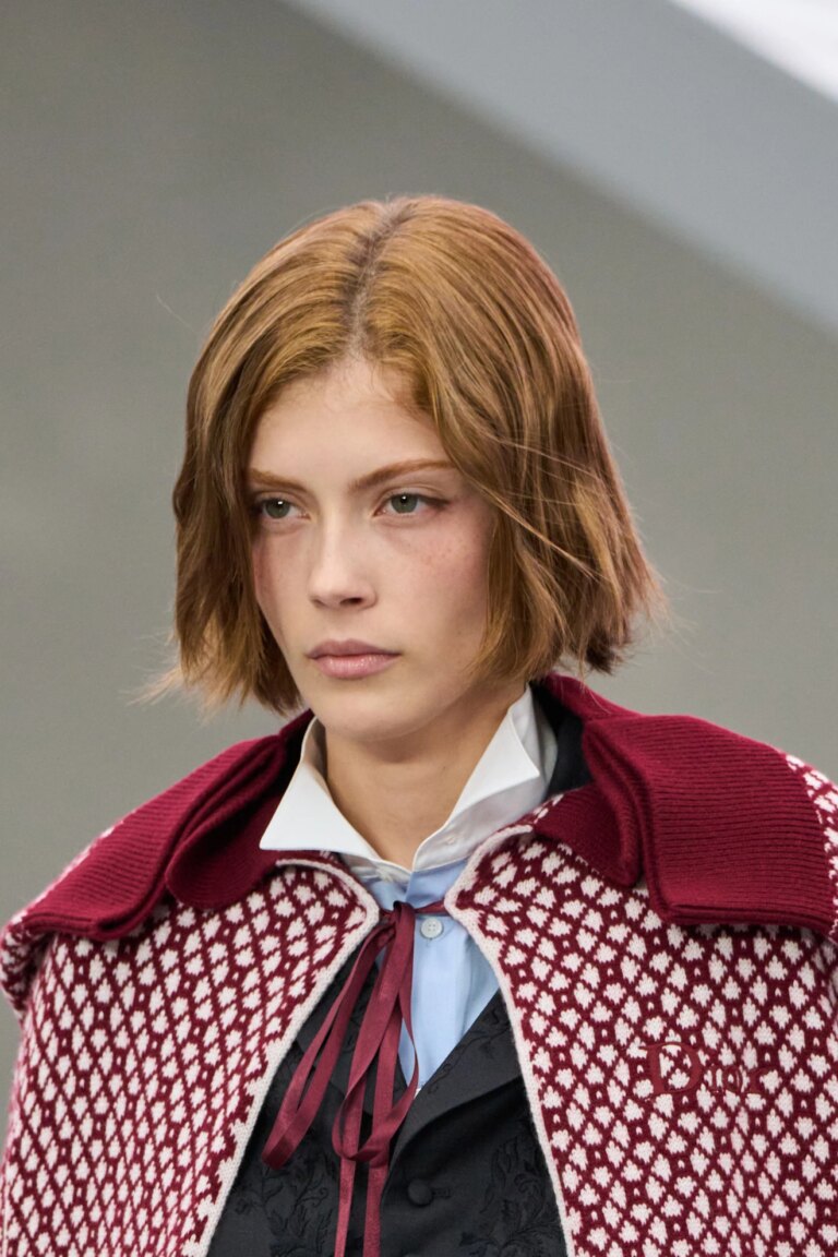 6 головних б'юті-трендів весни 2026 з тижнів моди: простіші образи 12