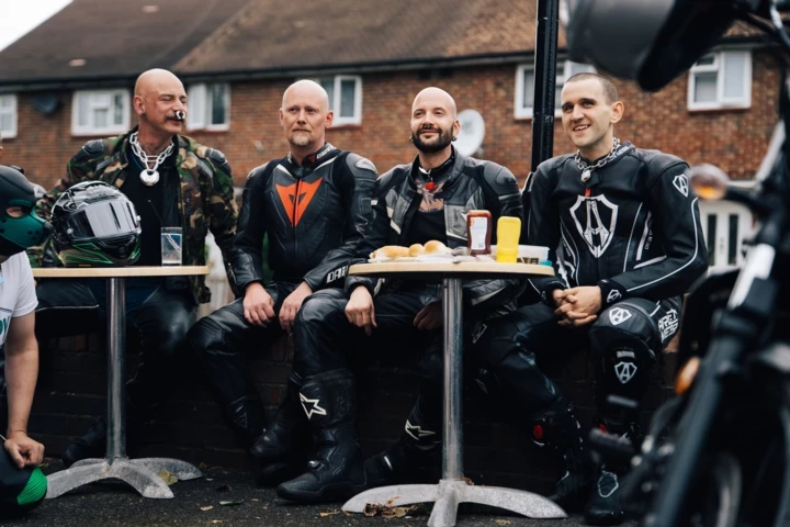 5 причин, чому варто переглянути фільм "Пілліон" за участю Александра Скашґорда3