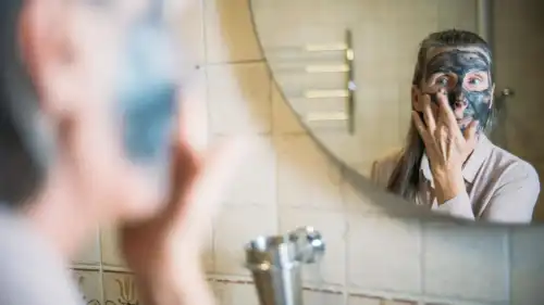 5 шкідливих звичок, що прискорюють старіння шкіри