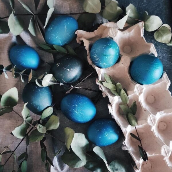 Поради щодо фарбування великодніх яєць: детальний посібник