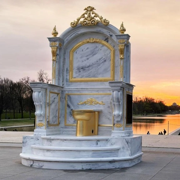 Золотий унітаз у Вашингтоні: мистецький виклик Трампу на фоні ремонту&hellip;