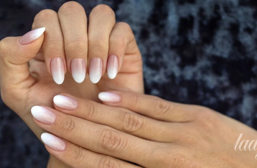 Візуальне подовження нігтів — техніка манікюру, що надає короткій довжині нігтів ефекту витягнутості.