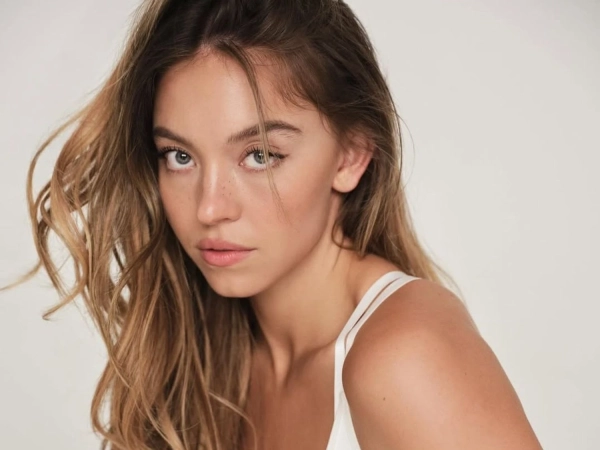 Квентін Тарантіно поставив на Сідні Свіні: Чи стане вона новою 007?