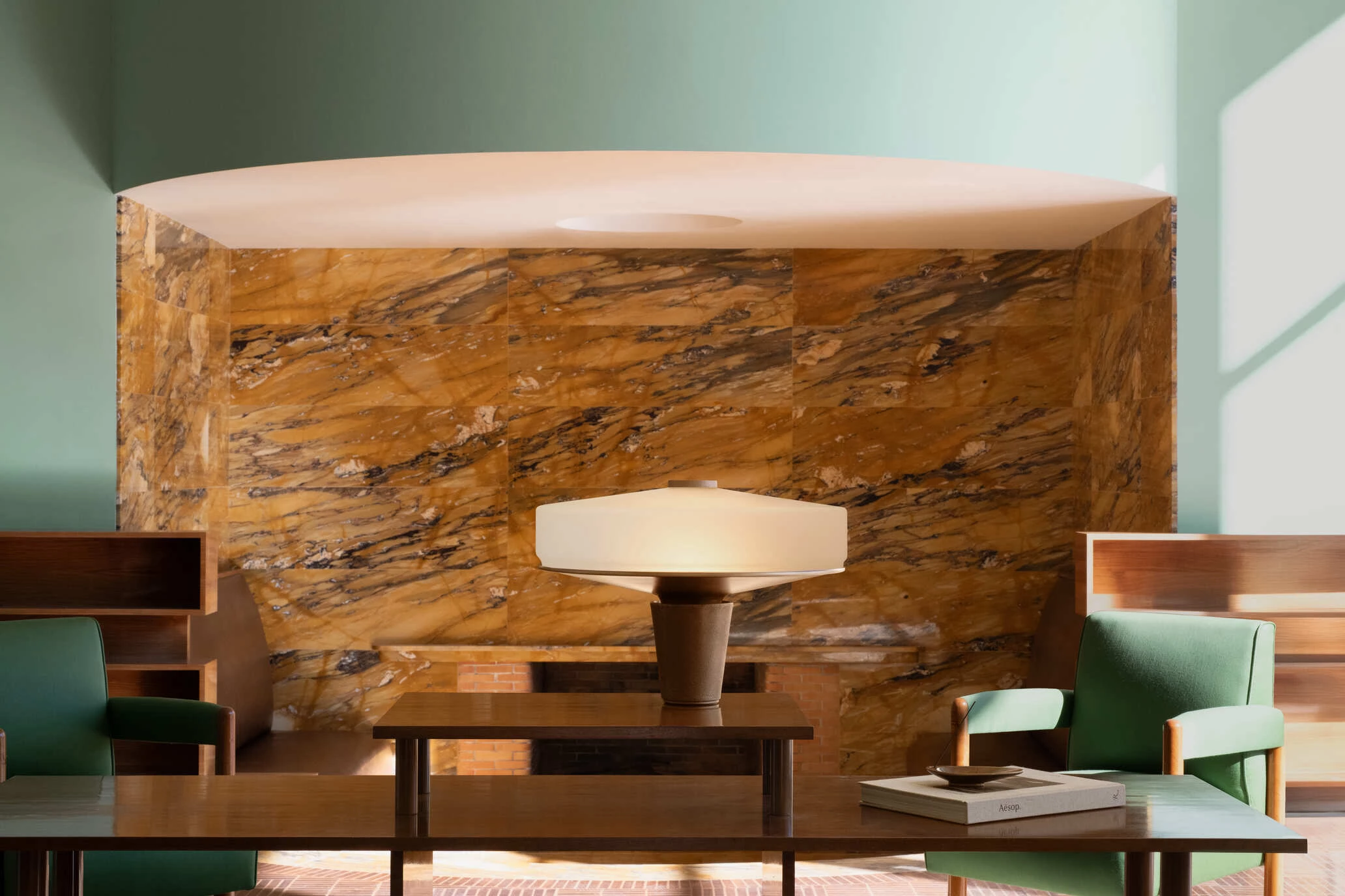 Демі Мур – обличчя Lancôme та 5 топ-новин краси за квітень5