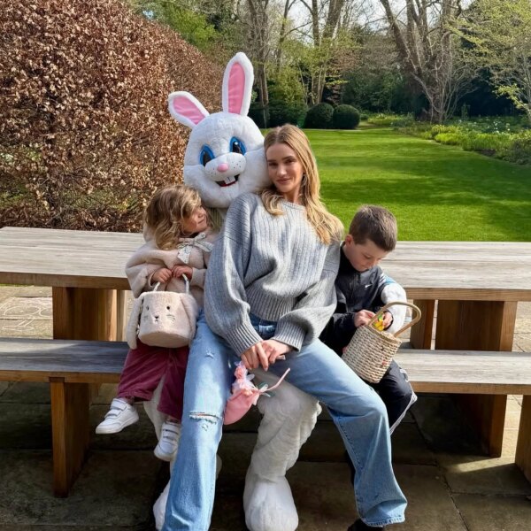 Зірки відзначили Великодні свята: від родини Кардашʼян-Дженнер до спадкоємців Лілі&hellip;