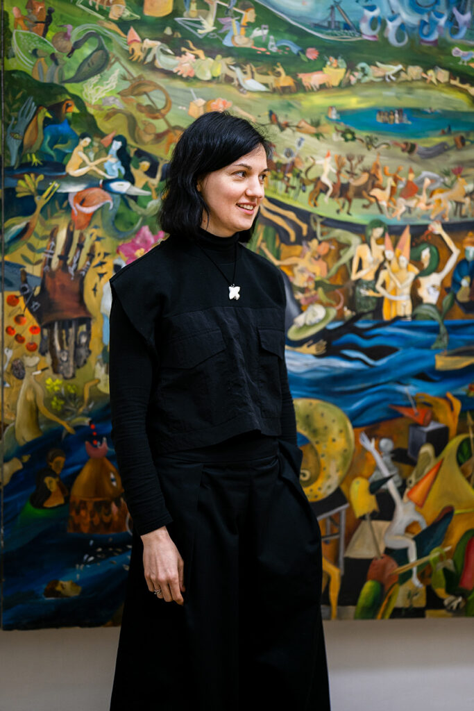 Аліна Гаєва розгортає "Всесвіт навиворіт" у новій персональній експозиції 9