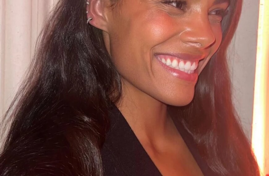 Розпатлана зачіска — актуальний тренд для довгих локонів.