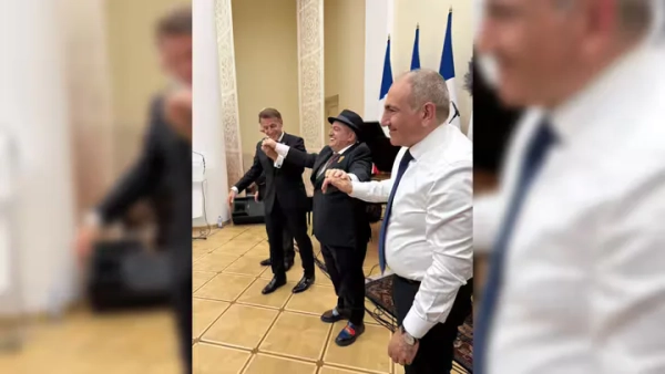 Макрон і Пашинян: несподіваний музичний дует у Єревані 4