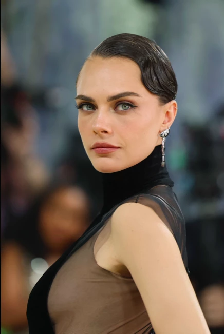 Найбільш вражаючі зачіски Met Gala 2026: від золотистих завитків до ефекту мокрого волосся для піксі-стрижки 6